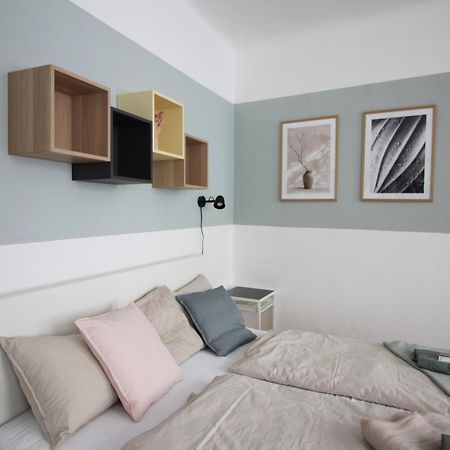 7 NIGHTS Apartments Dominikánské n. Brno Esterno foto