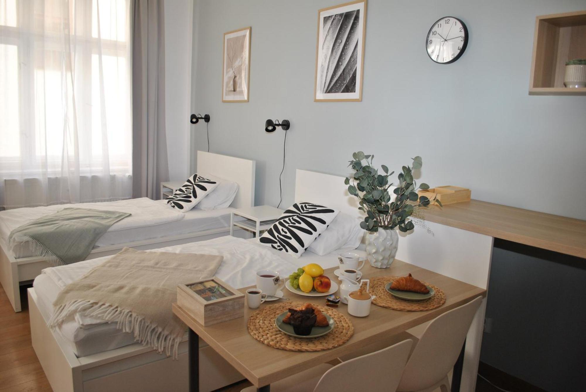 7 NIGHTS Apartments Dominikánské n. Brno Esterno foto