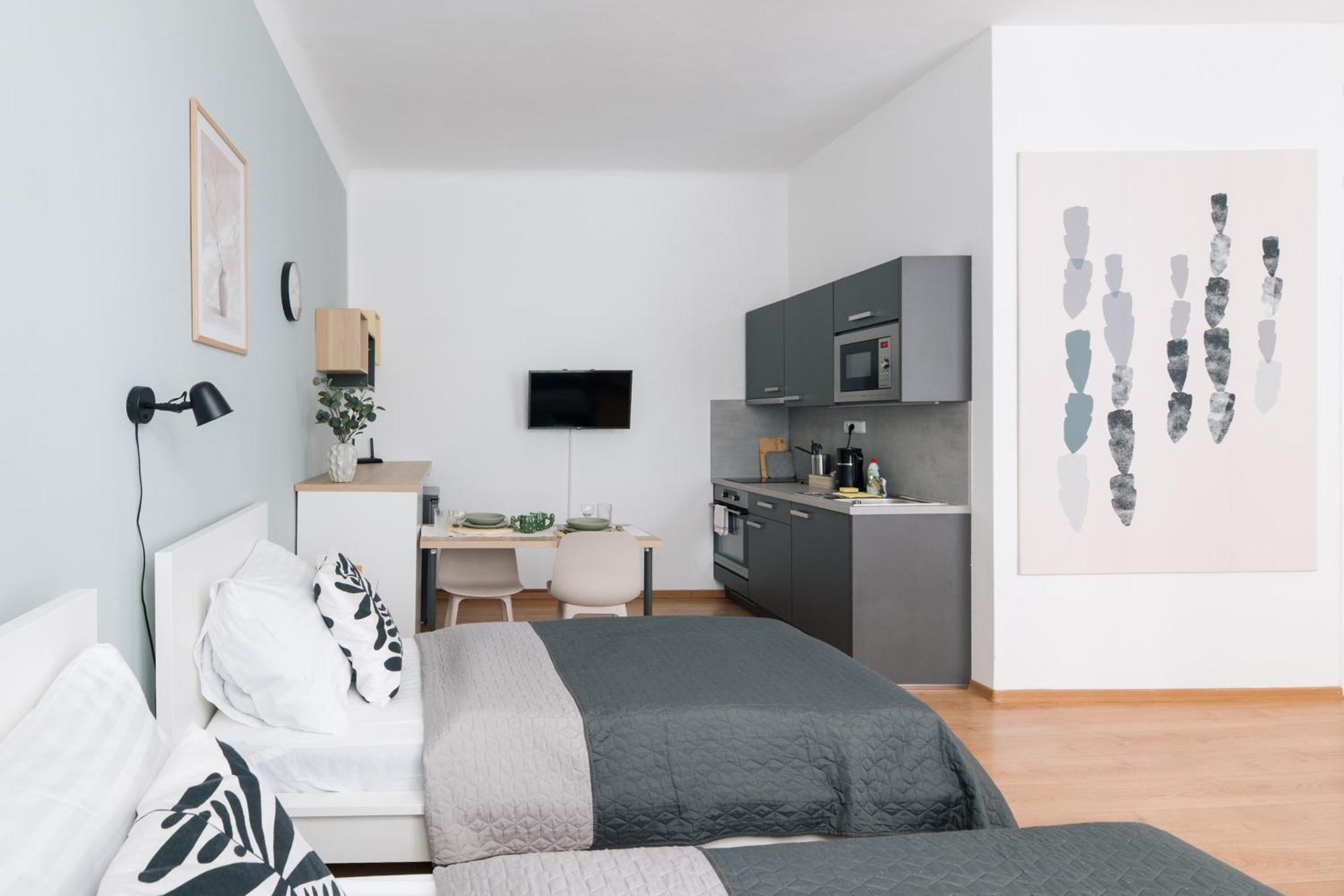 7 NIGHTS Apartments Dominikánské n. Brno Esterno foto
